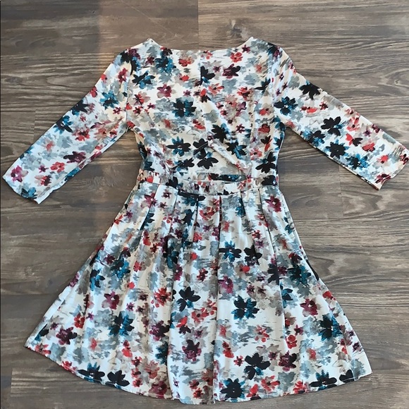 Floral pleated dress - Picture 2 of 2